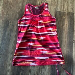 Athleta red racerback workout top women's S built in bra shirt